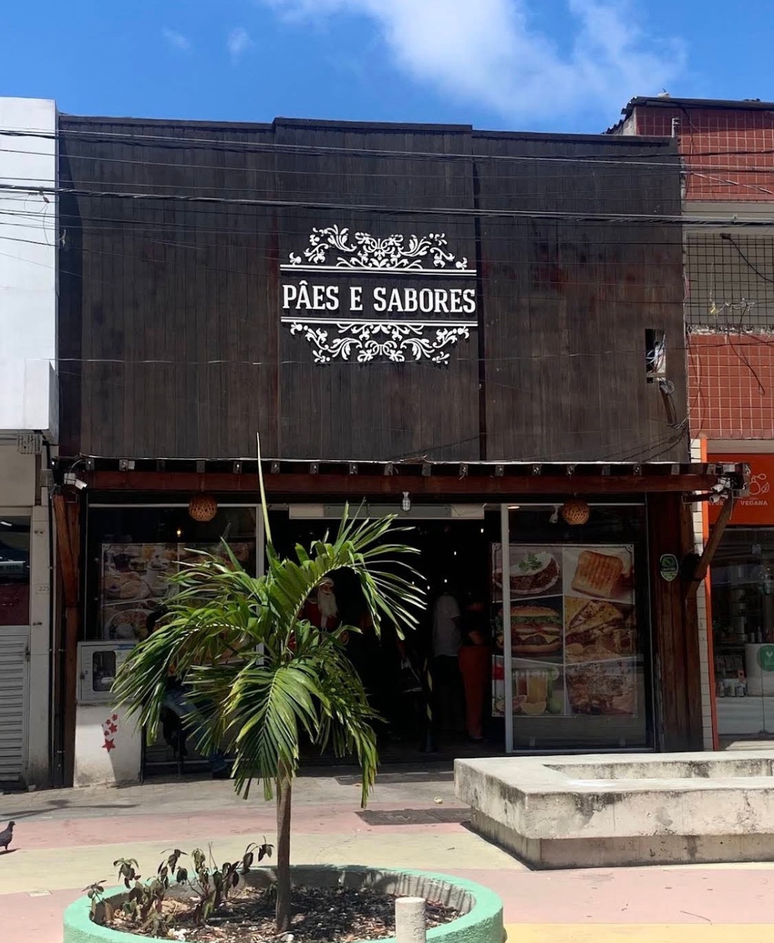 Fachada antiga da Pães e Sabores